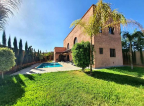 villa a marrakech with warm pool